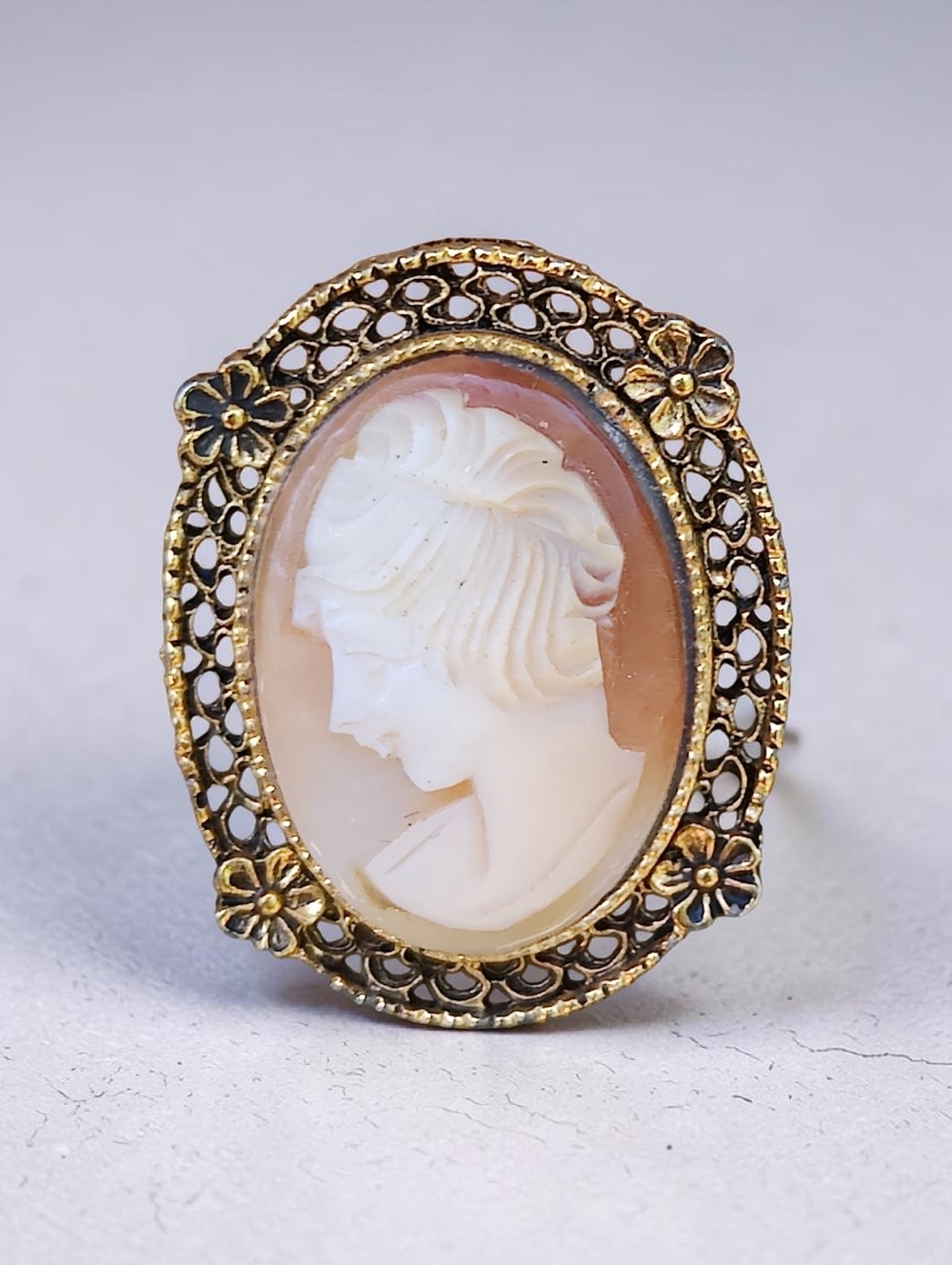 Vintage Genuine Carved Shell Cameo Ring